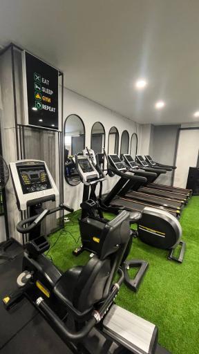 عکس باشگاه بدنسازی گلدن راک