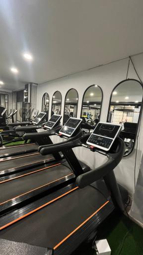 عکس باشگاه بدنسازی گلدن راک