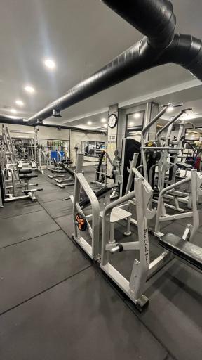 عکس باشگاه بدنسازی گلدن راک