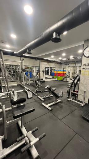عکس باشگاه بدنسازی گلدن راک
