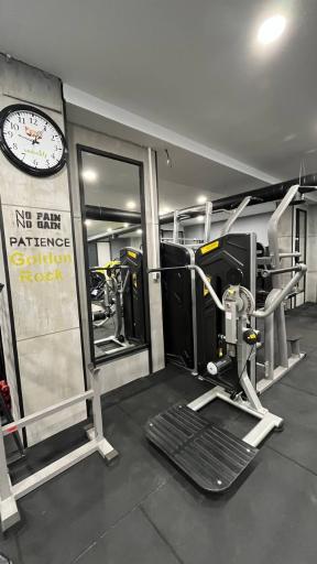 عکس باشگاه بدنسازی گلدن راک