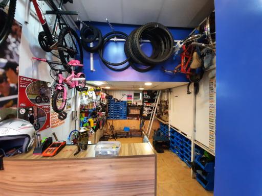 عکس فروش و تعمیرات دوچرخه