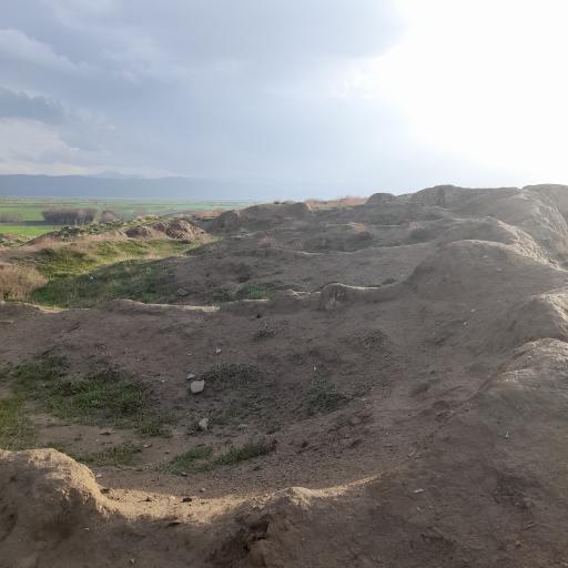 عکس تپه ی باستانی گودین
