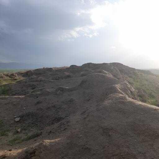 عکس تپه ی باستانی گودین