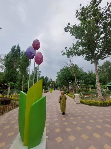 عکس پارک لاله ها