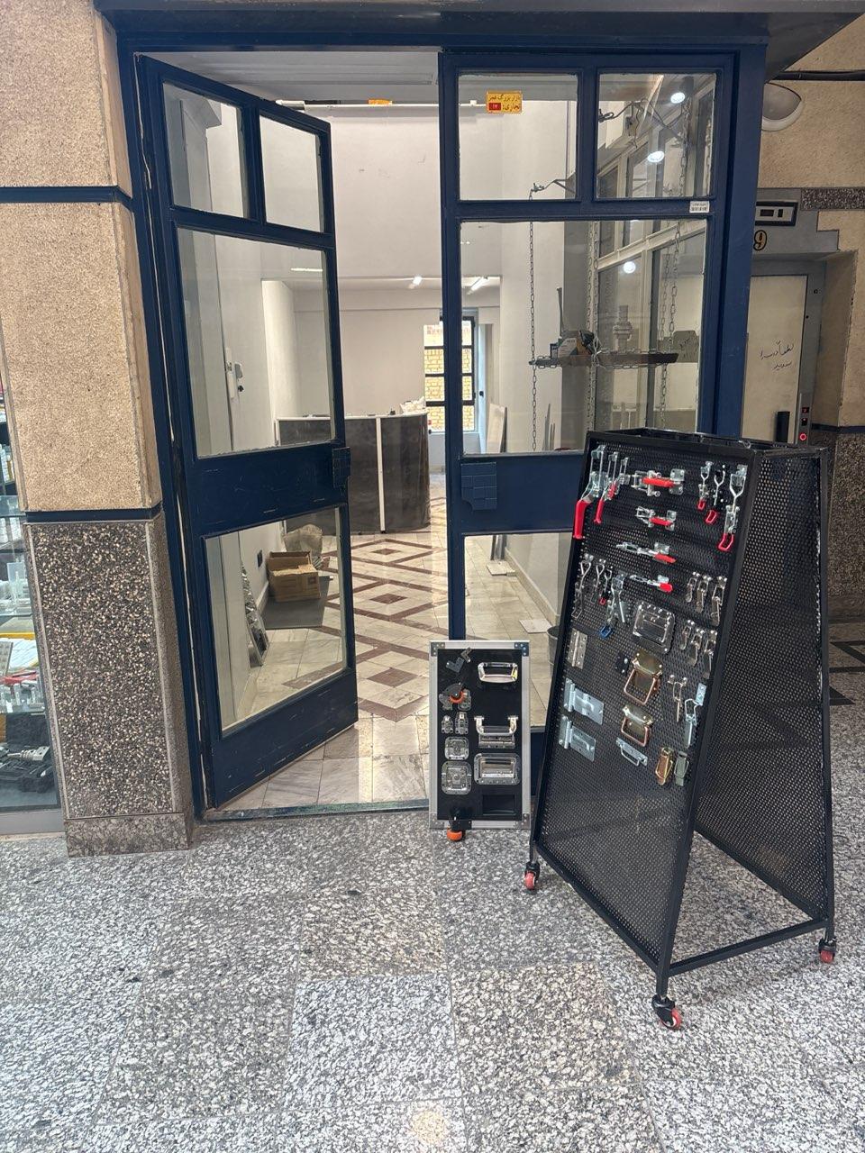 عکس فروشگاه کلمپ یراق پارس