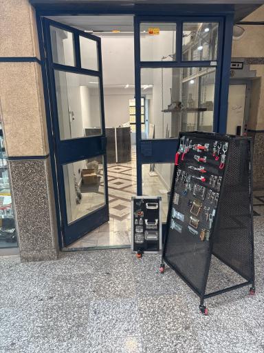 عکس فروشگاه کلمپ یراق پارس