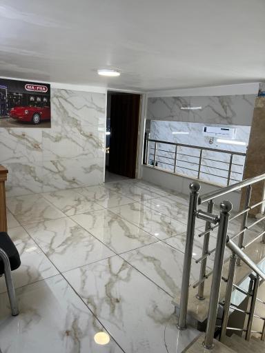 عکس مجموعه رنگ خودرو مرکزی نوین