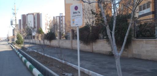 عکس ایستگاه اتوبوس مجتمع ایرانیان