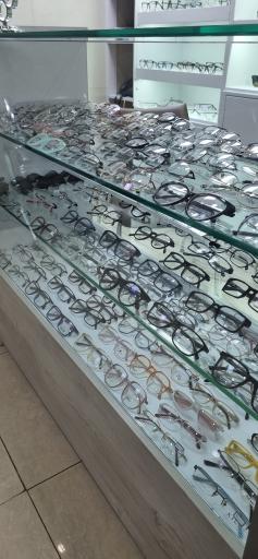 عکس کلینیک بینائی سنجی و عینک سازی سیمین اپتیک 