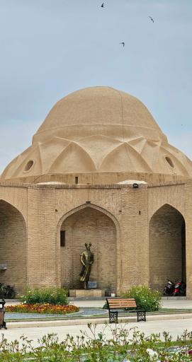 عکس تندیس گنجعلی خان