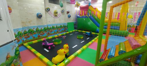 عکس خانه بازی کلبه شادی