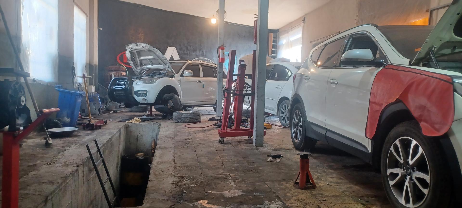 عکس تعمیرگاه بنز