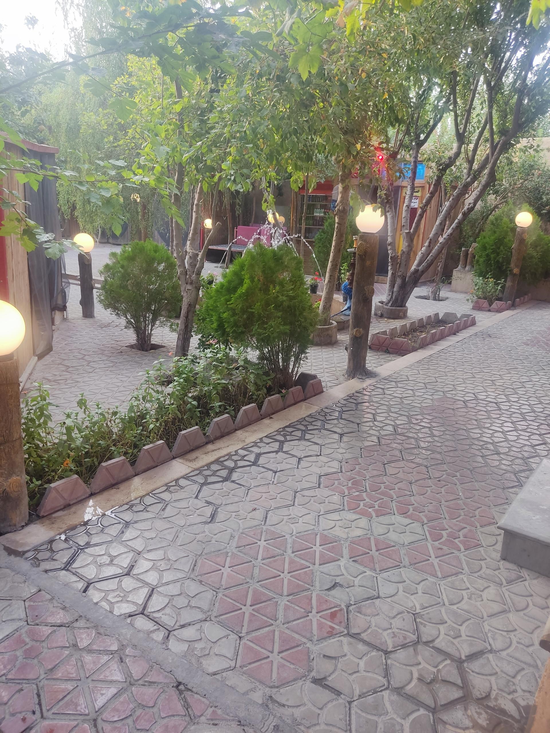 عکس کافه رستوران باغ ماهان