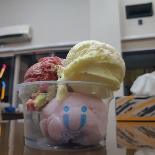 عکس بستنی شاد