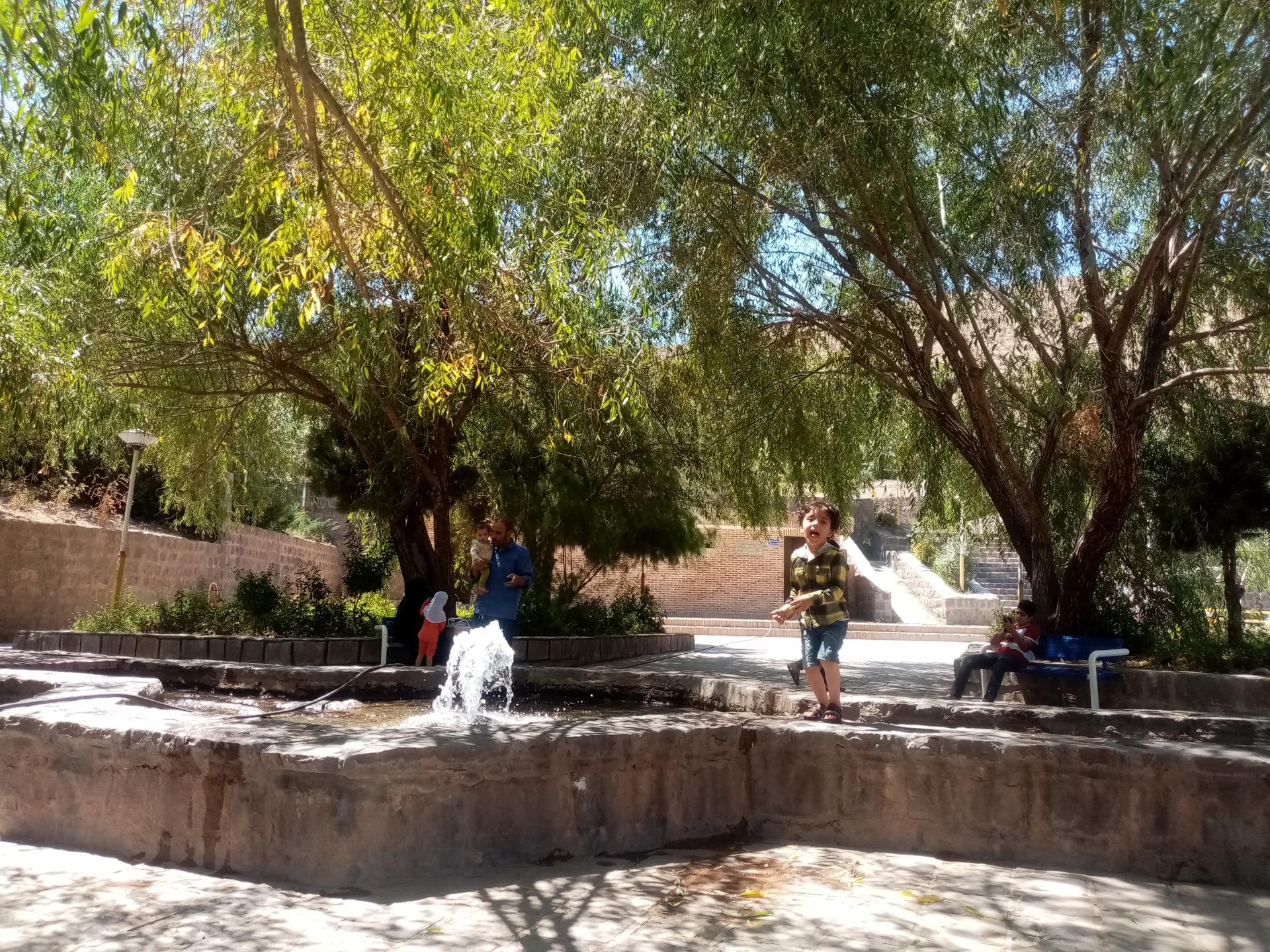 عکس باغ مزار