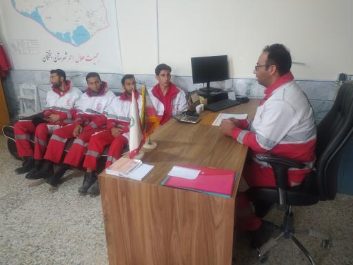 عکس هلال احمر بختگان