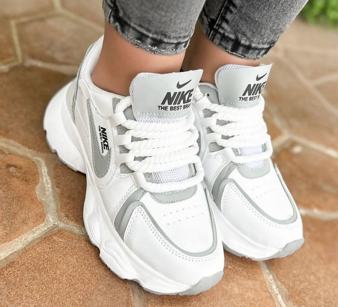 عکس  کفش طاها