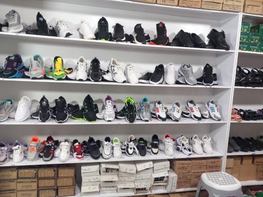 عکس  کفش طاها