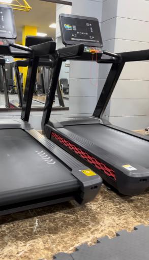 عکس باشگاه بدنسازی هفتاد و دو