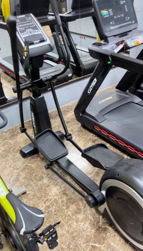 عکس باشگاه بدنسازی هفتاد و دو