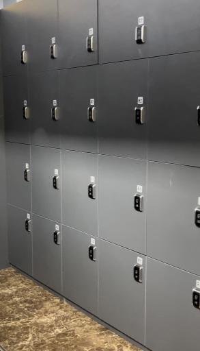 عکس باشگاه بدنسازی هفتاد و دو