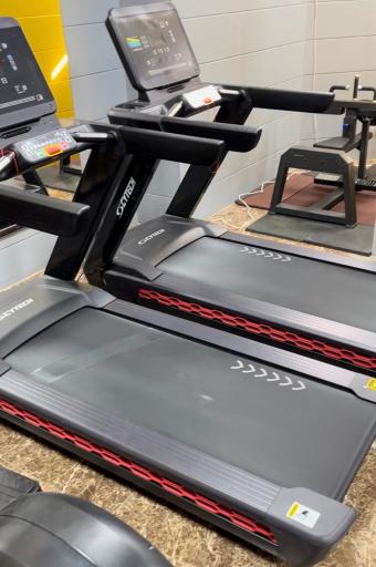 عکس باشگاه بدنسازی هفتاد و دو