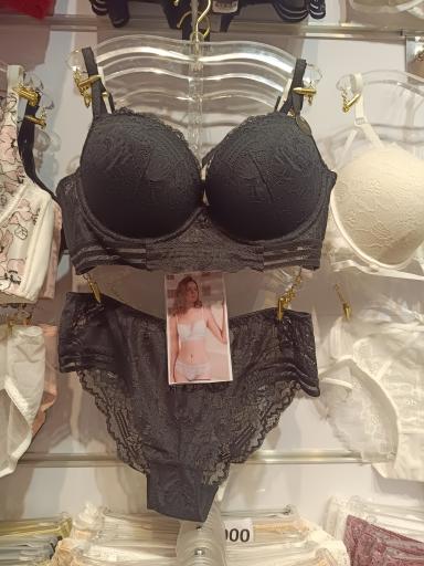 عکس فروشگاه لباس زیر زنانه دوشس 