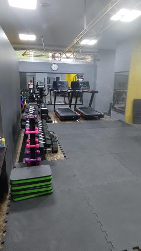 باشگاه بدنسازی هفتاد و دو