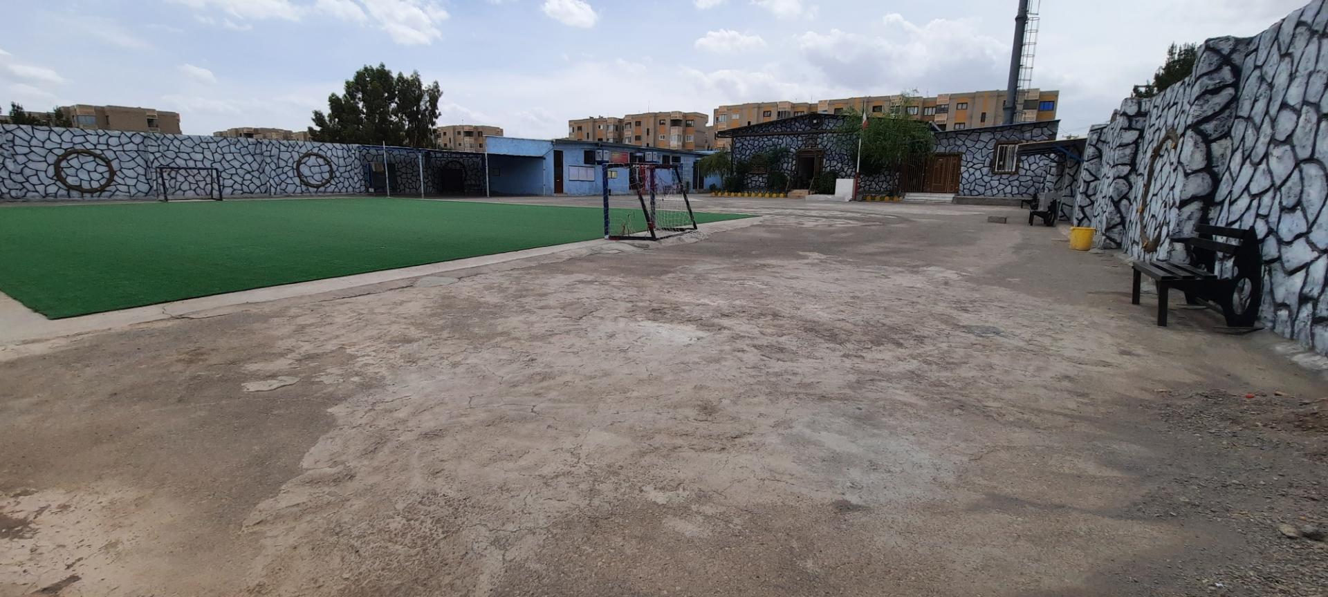 عکس دبیرستان غیردولتی کاوش