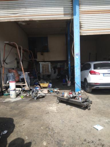 عکس مکانیکی خودروهای سنگین و نيمه سنگین