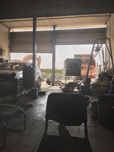 عکس مکانیکی خودروهای سنگین و نيمه سنگین