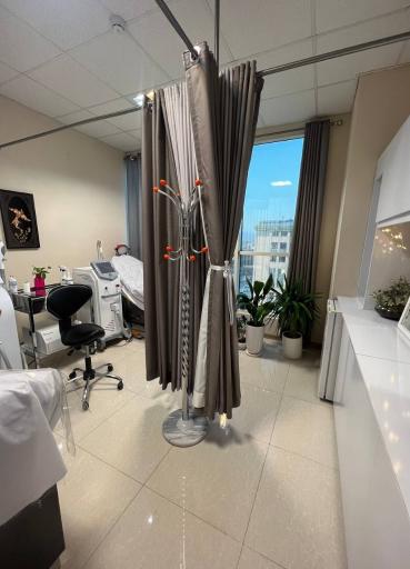 عکس مرکز لیزر لوتوس