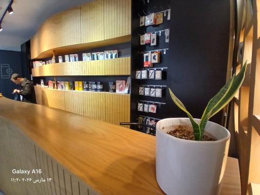 عکس فروشگاه و تعمیرات موبایل ایواتل