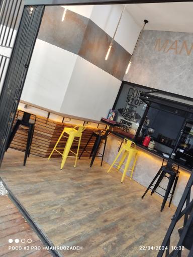عکس کافه رستوران خواهران منصوریان