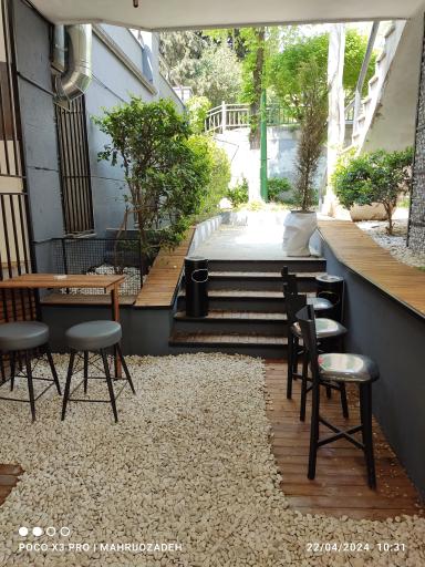 عکس کافه رستوران خواهران منصوریان