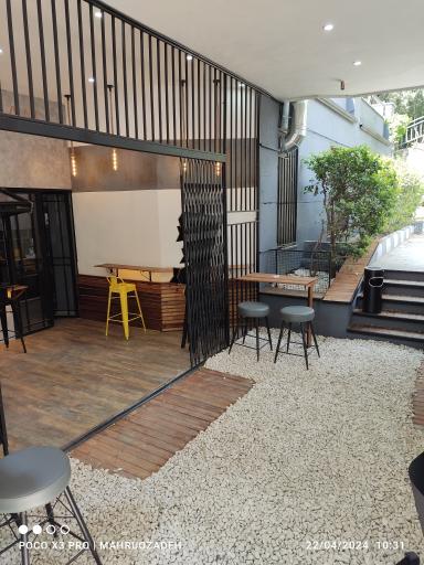 عکس کافه رستوران خواهران منصوریان