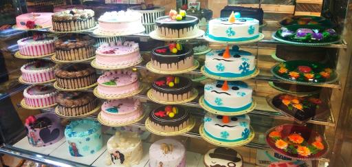 عکس قنادی لادن طلایی