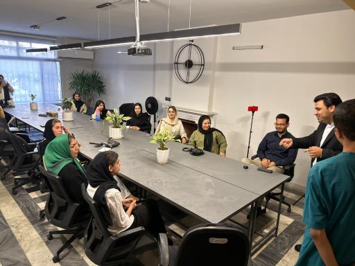 فضای کار اشتراکی پنجره