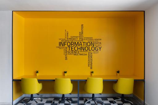 فضای کار اشتراکی پنجره