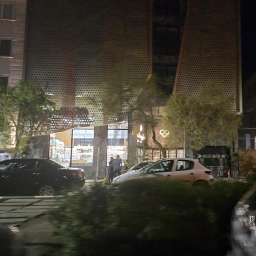 عکس ساختمان پزشکان پلاتین