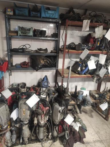 عکس تعمیرگاه و فروشگاه رونیکس و توسن