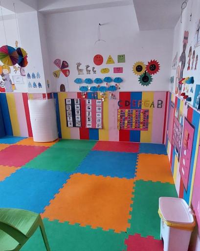 عکس مهد کودک سرزمین شادی 