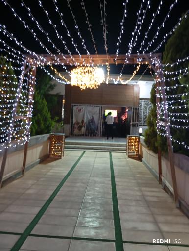 عکس باغ رستوران لاوین