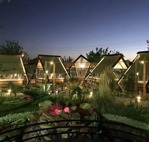 عکس شب‌نشینی شاندیز 