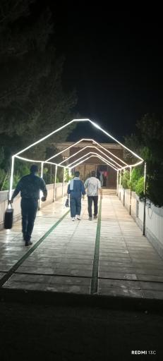عکس باغ رستوران لاوین