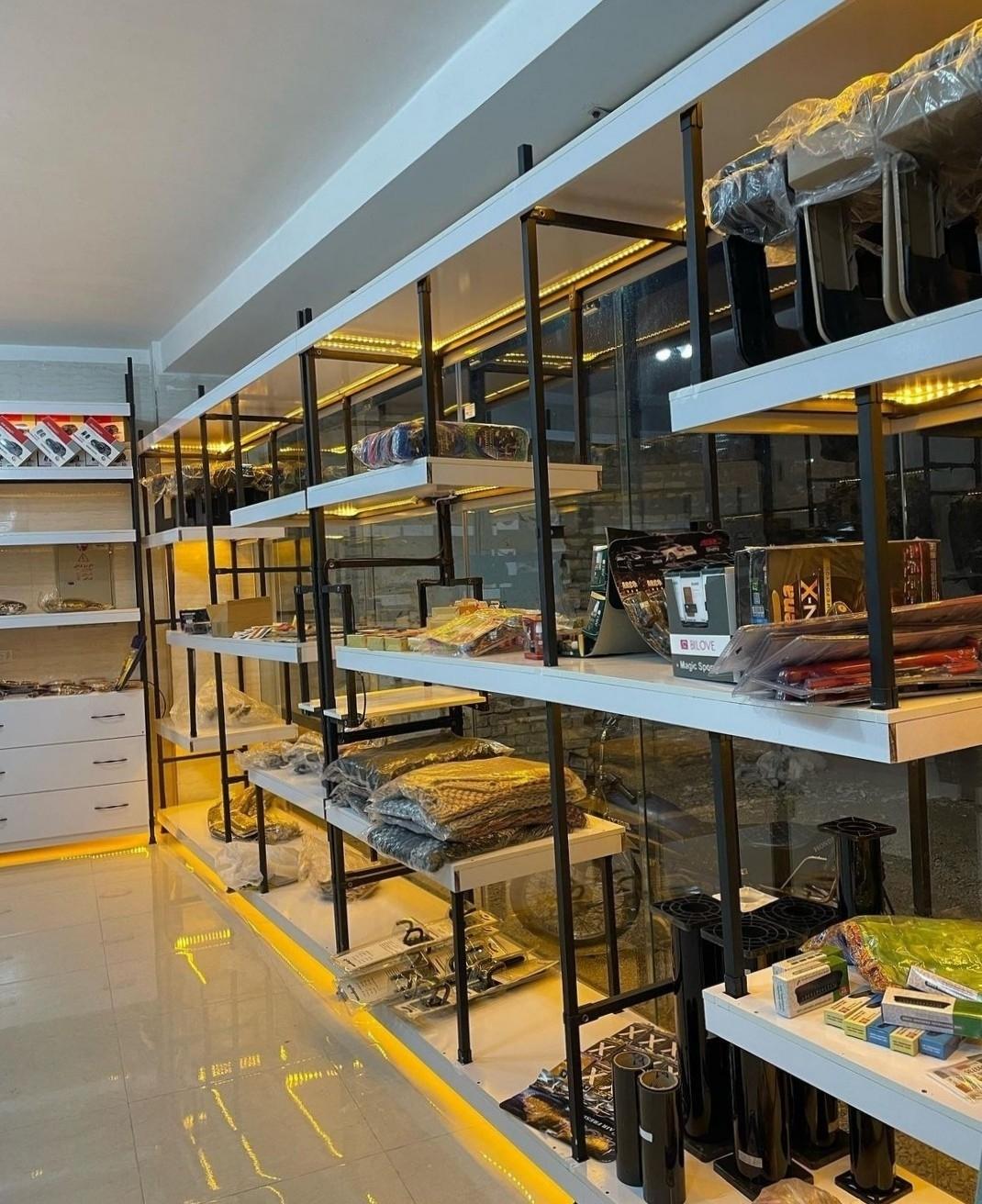 عکس فروشگاه اسپرتی خودرو آراد