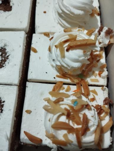 عکس شیرینی سرای آیدین