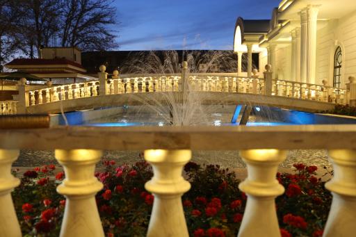 عکس باغ تالار عقیق