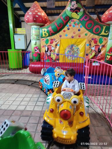 عکس شهربازی بام سبز لاهیجان